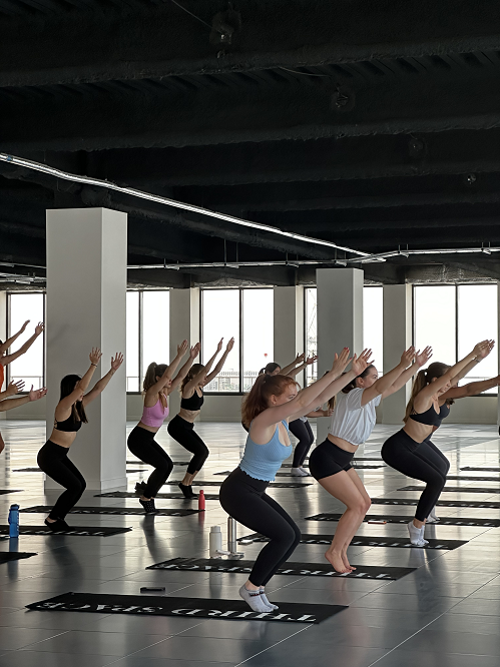 Unwind in Canary Wharf: Yoga to Padel