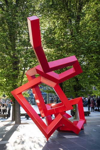 Scribbleform public art sculpture in Canary Wharf